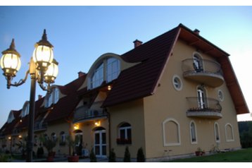 Hungary Privát Egerszalók, Exterior